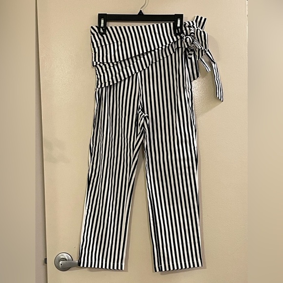 EGGIE NWOT Striped Cropped Pants in Black and White - Picture 5 of 8